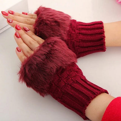 Heated Women’s Fur Gloves – Soft, Stylish & Warm for Cold Weather